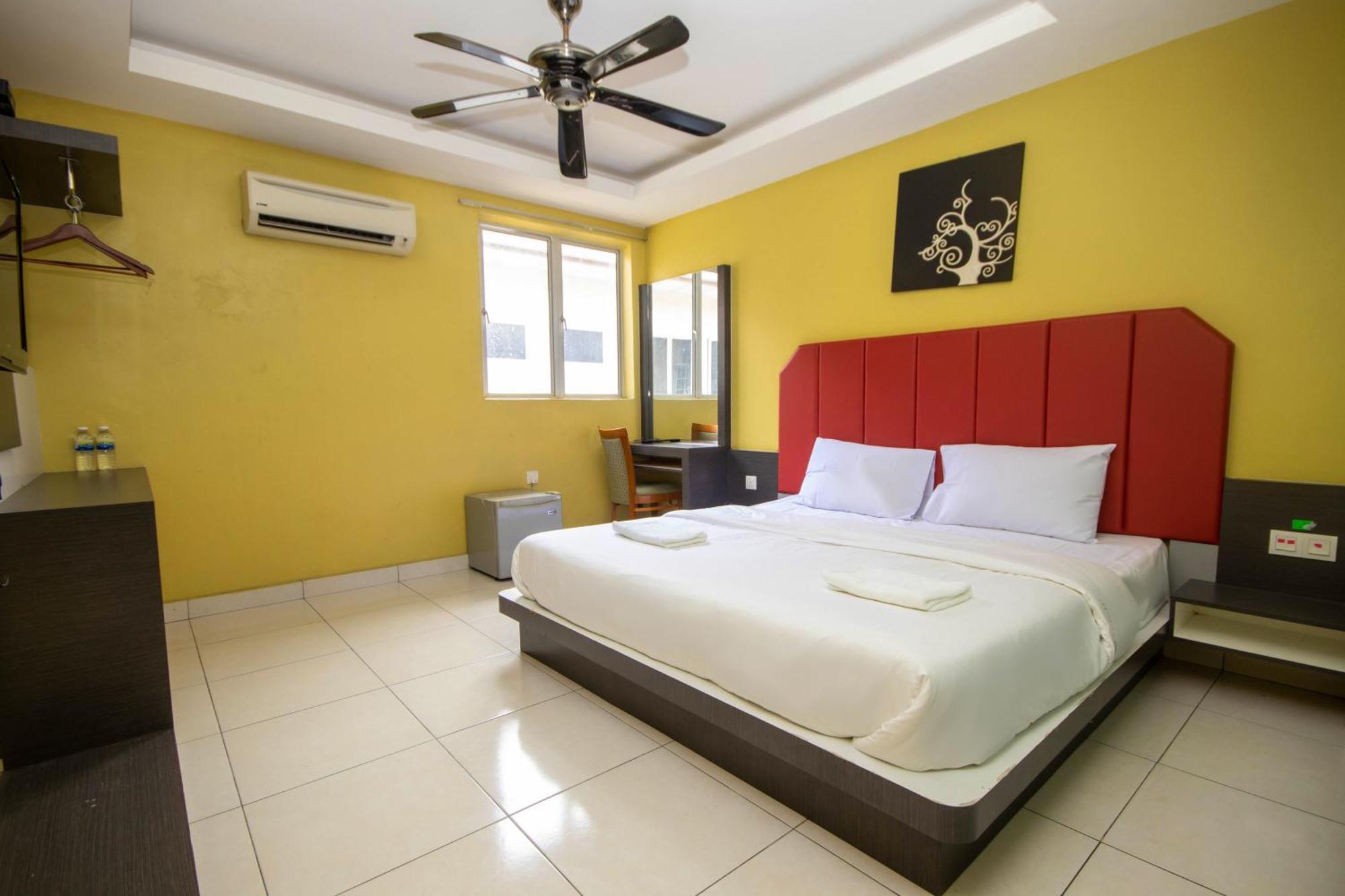 Jq Happy Lumut Hotel Экстерьер фото